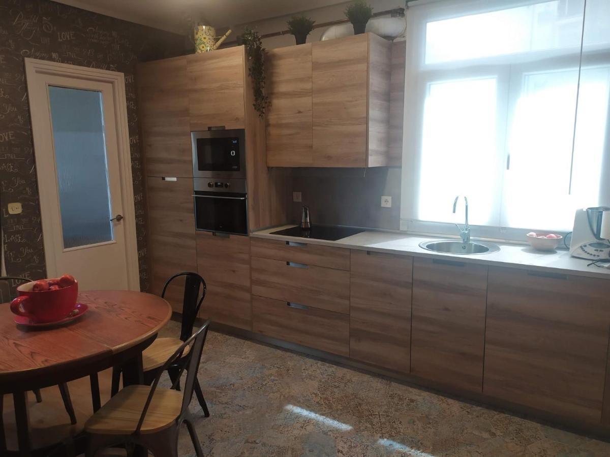 Bilbao Center Apt 90'S Parking Екстериор снимка