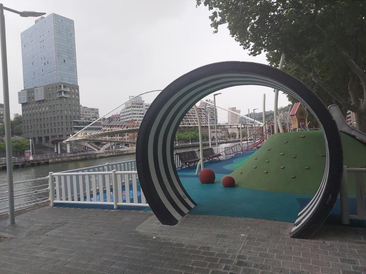 Bilbao Center Apt 90'S Parking Екстериор снимка