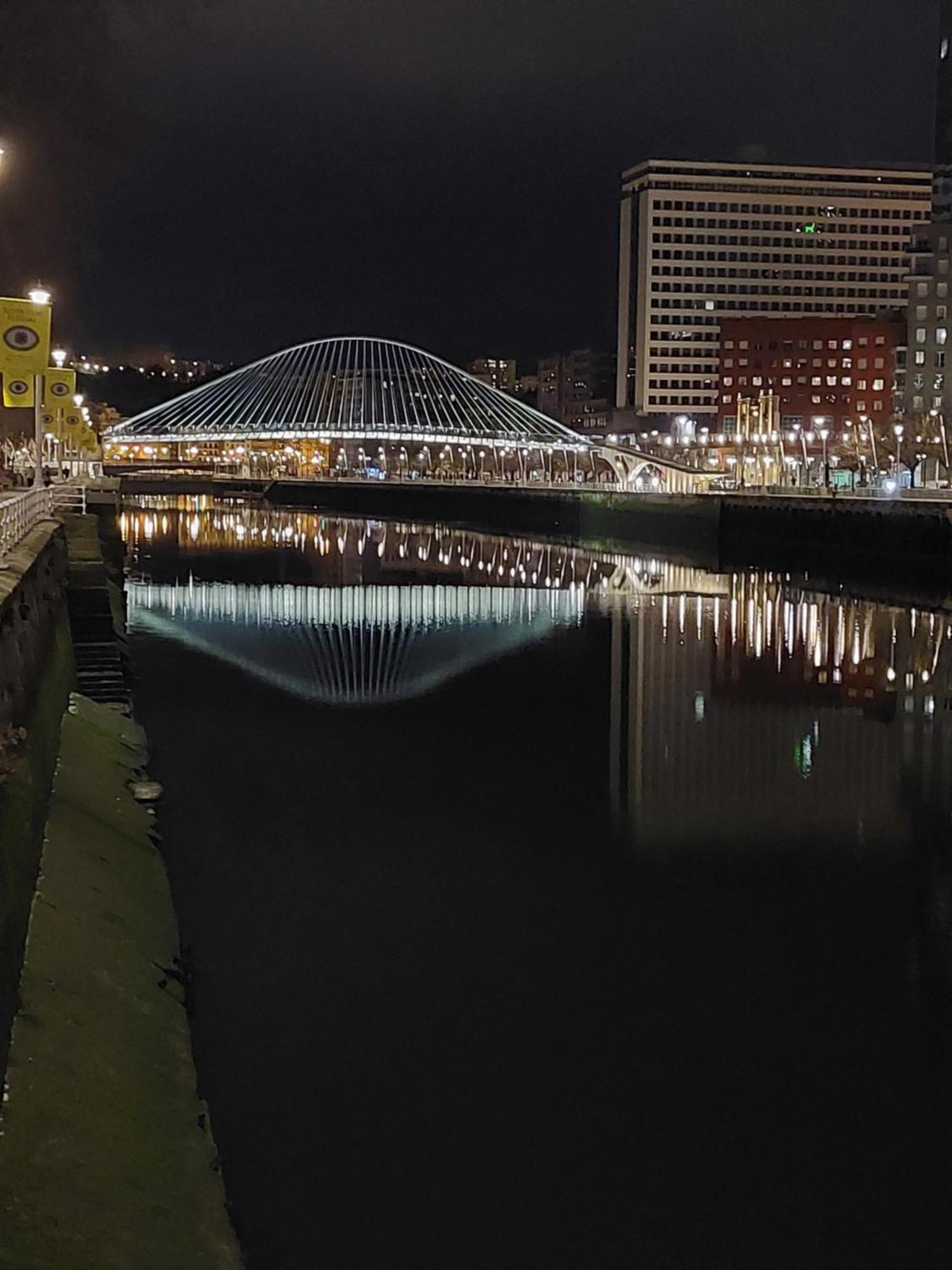 Bilbao Center Apt 90'S Parking Екстериор снимка